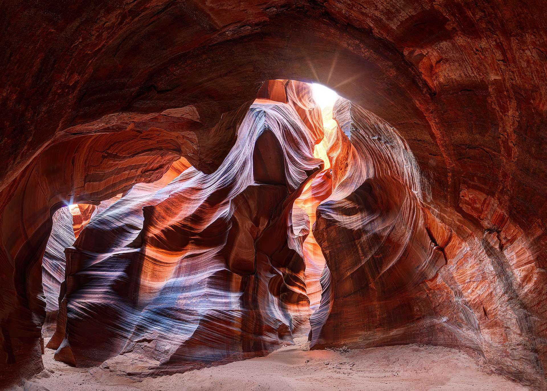 Cardiac Canyon in Arizona with a sunbeam